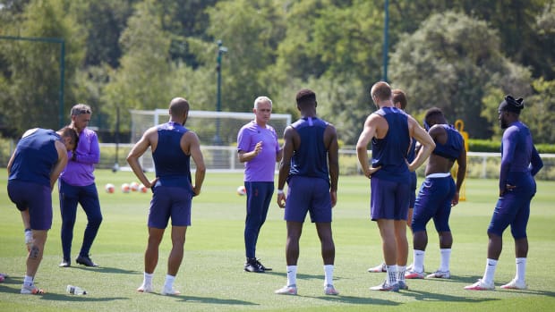 Jose-Mourinho-All-Nothing-Tottenham